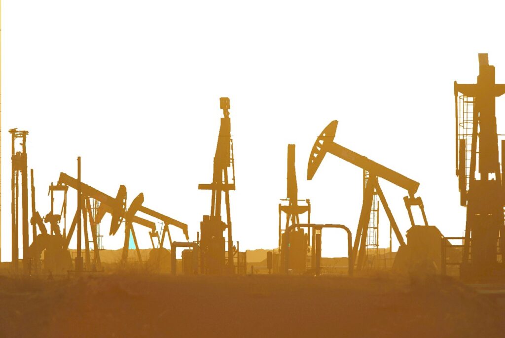 What is the current oil production rate of the USA?