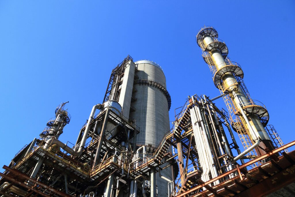 Oil Refineries Post Strong Profits Even as Oil Prices Decline